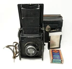 Ernemann Ernoflex Model I 6.5X9CM Reflex Camera W/ 13.5CM F3.5 Ernon Lens, Case. Fixed Price $449.00.