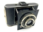 Kochmann Korelle Folding Camera With Ludwig Dresden Victar 5CM 1:2.9 Film. Fixed Price $58.38.